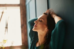 Read more about the article Mentális túlterheltség ellen 5 perc alatt? 3 mini technika, ami működik 